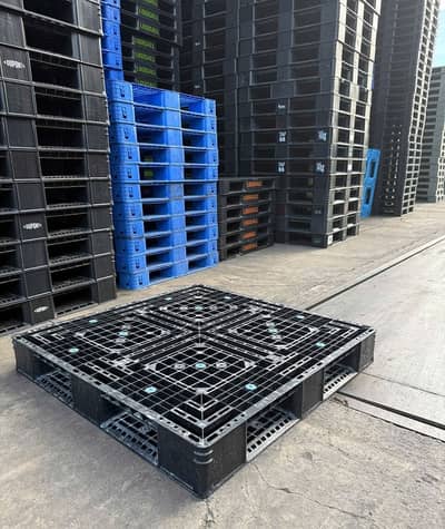 New & used pallets / Plastic pallets / Wooden pallets for sale