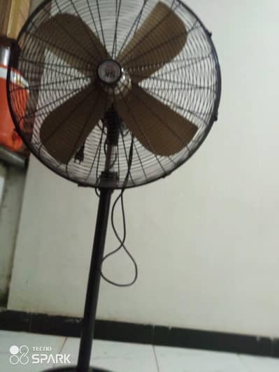 im selling fan