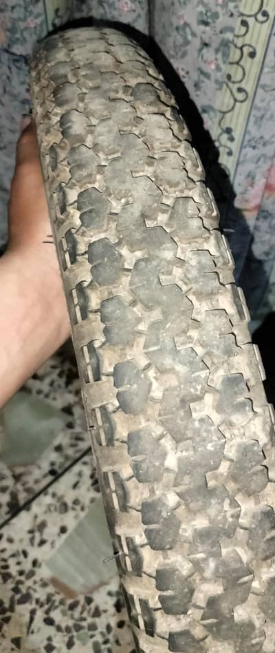 125 rear panter tyre