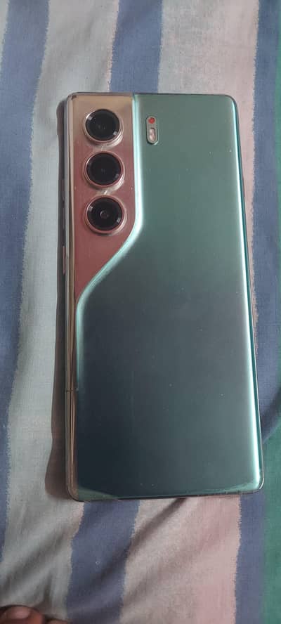 Camon 40 Pro 8+8/256 PTA Approved – Like New