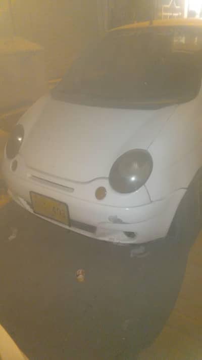 Chevrolet 2004 White Automatic – Smooth Drive, Excellent Condition