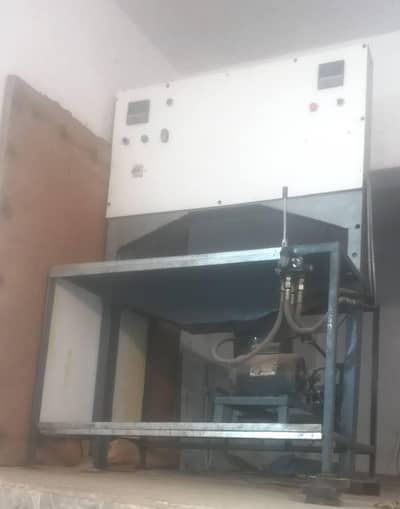 Heavy Duty Industrial Hydraulic Cutting Machine – Excellent Condition