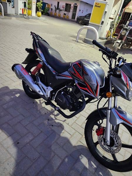 honda cb 150f all ok 10/10 condition 0