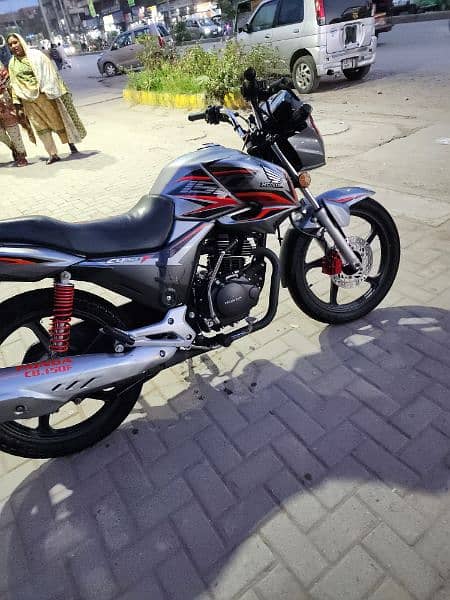 honda cb 150f all ok 10/10 condition 6