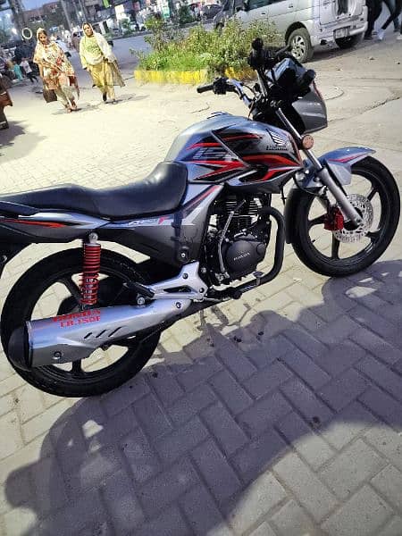 honda cb 150f all ok 10/10 condition 12