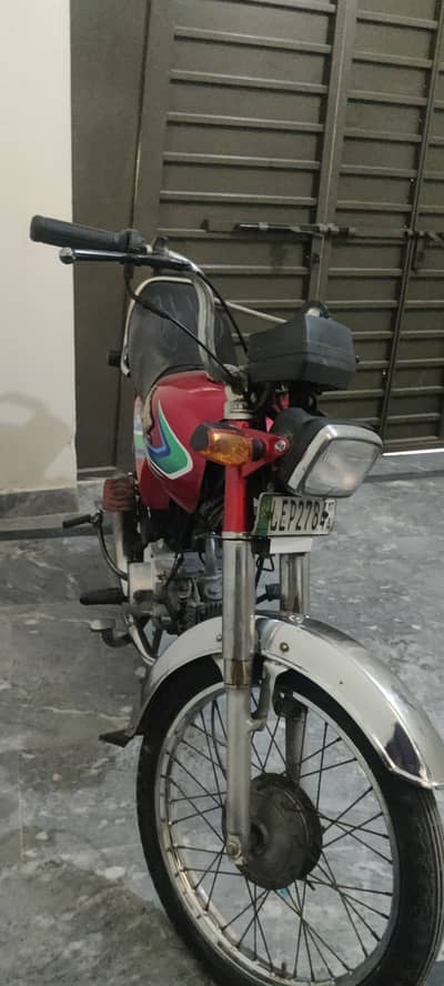 Honda CD 70 2017 New condition deal face to face only