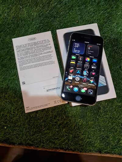 iphone se 2020 128gb pta approved  bettry 73%