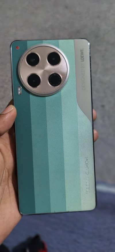 Tecno camon 30 8/256