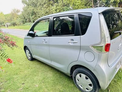 Nissan days for sale it’s batter then alto