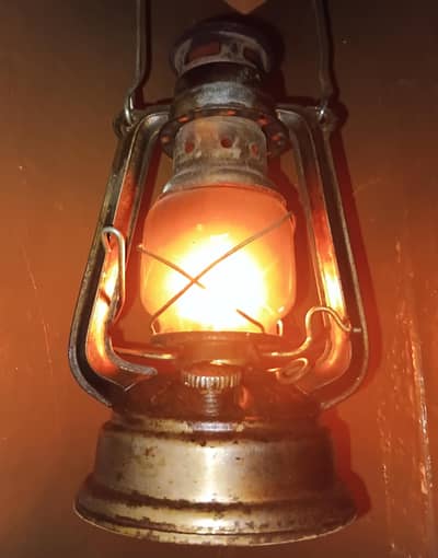Antique Lamp (1925)