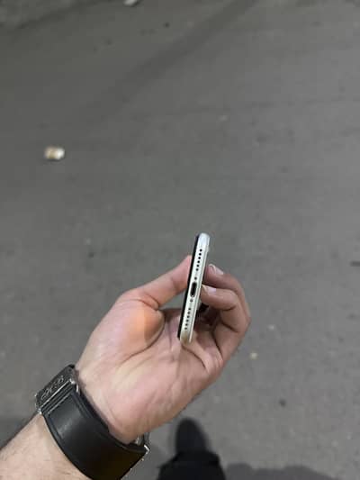 IPHONE SE 2020 PTA APPROVED FOR SALE URGENTLY