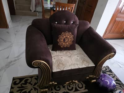 Home Used Sofa Set + Center Table – Neat & Well Kept