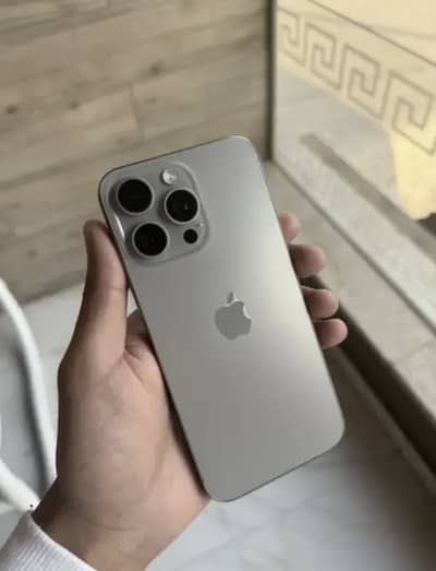 iPhone 15 pro max 256 gb factory unlock