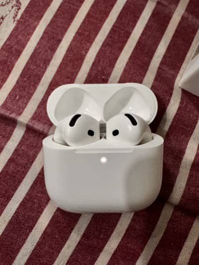 Apple AirPods 4