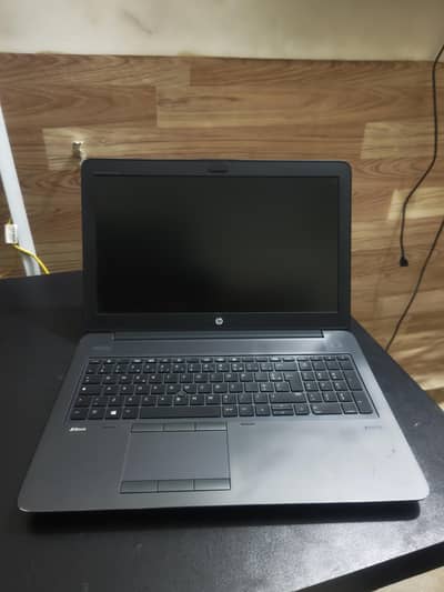 HP zbook 15 G3 ,  i7 6th , Quadro m2200 4gb gddr5 GPU , 8gb ddr4 ram