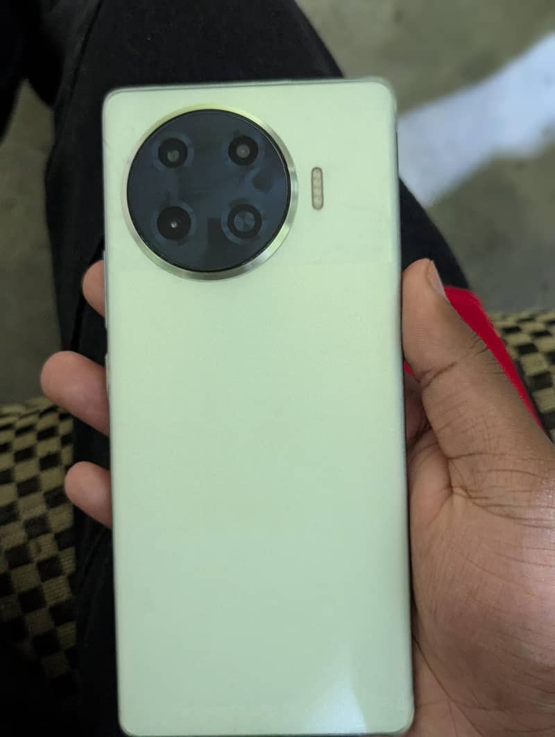 Tecno spark 20 pro plus 1