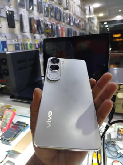 Vivo 200 8+8 256 Gb 8 Month warenty
