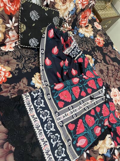  Beautiful Ladies Suit Br