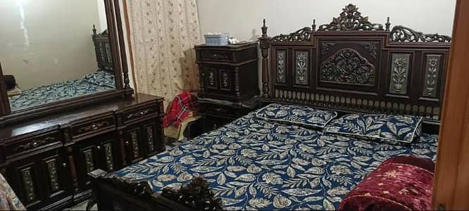 Bed set complete ( extremely beautiful)