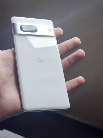 Google pixel 7 . . .