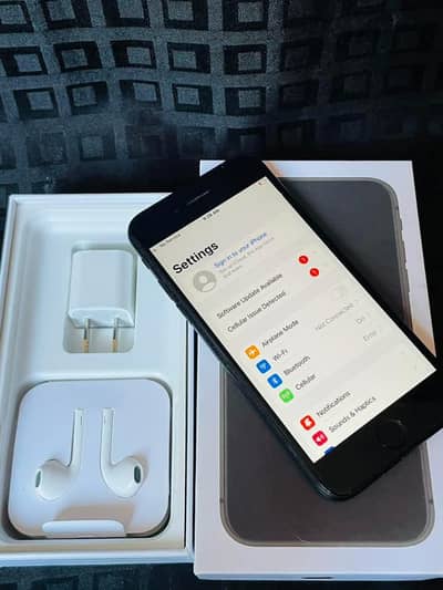 iphone 6 plas 128 GB with box my WhatsApp number 0325/22/61/268