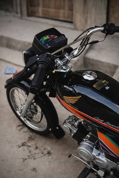 Honda 2011 model (antique piece)