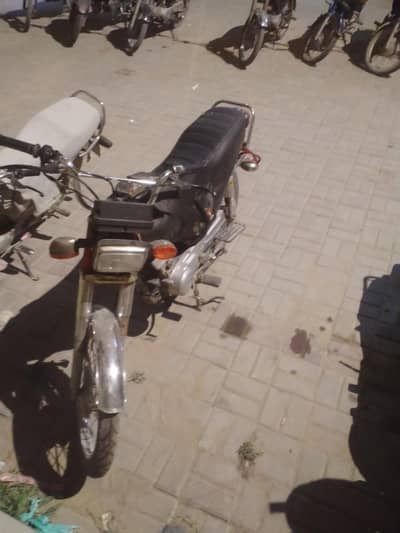 Honda 125 Karachi 2018 Model Red