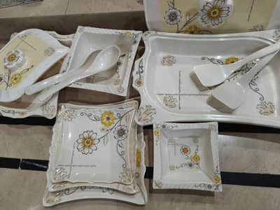 Dinner Set for sale