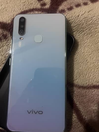 Vivo Y 17 urgent sale in low price with charger