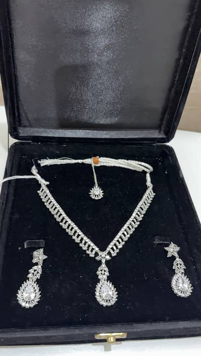 1 carat white gold bridal jewellery