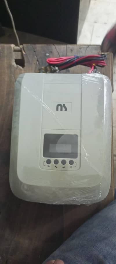 slightly used solar UPS 1000 Watts