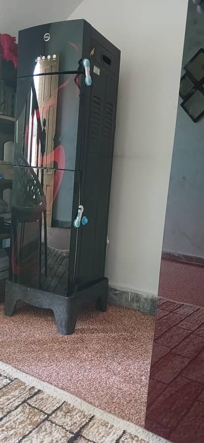 water dispenser with fridge