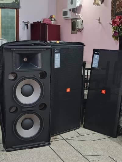 JBL SRX 725 SP 4 DJ speakers Made In U. S. A