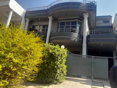 E-11 Prime Location 10/Marla Upper Portion Near To Margalla Road Reasonable Rent