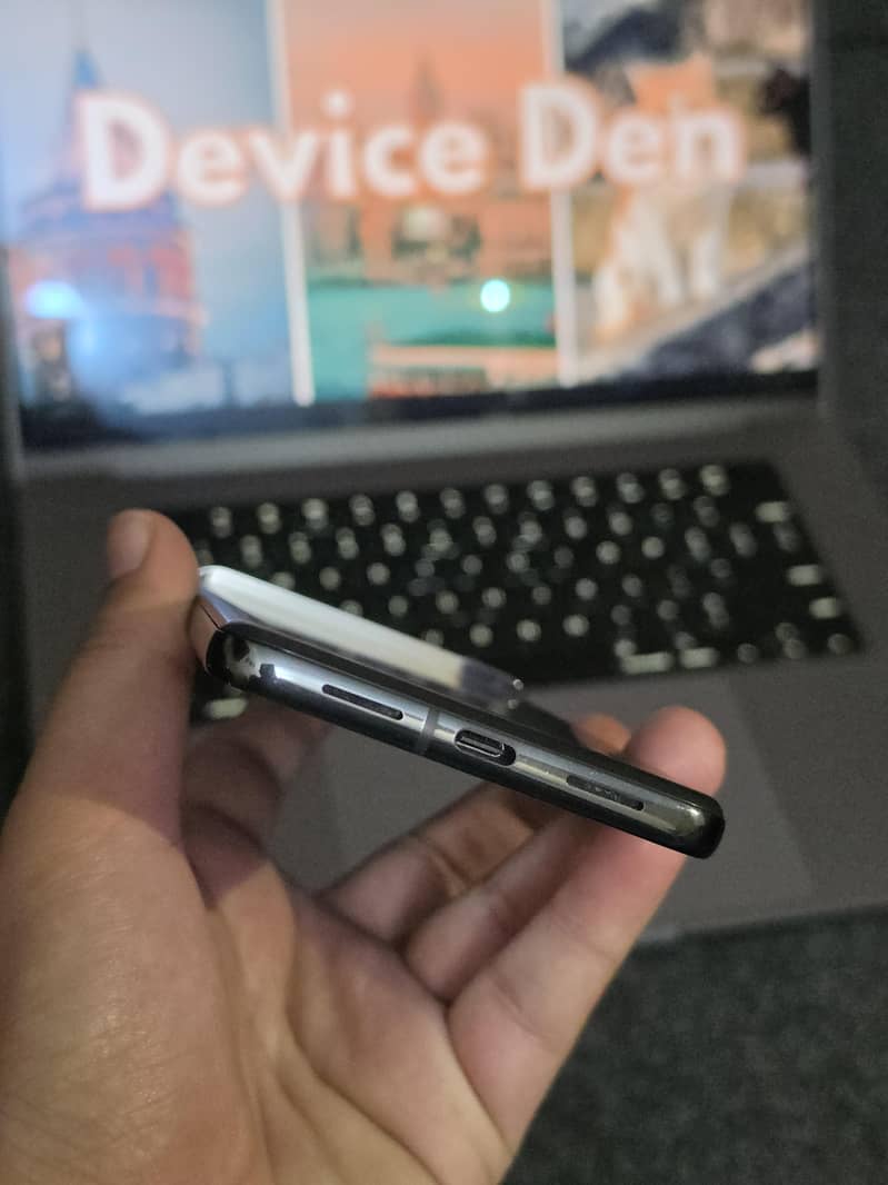 Google Pixel 8 Pro 4