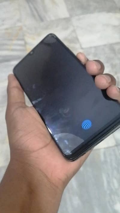 Vivo v2025 up for sale