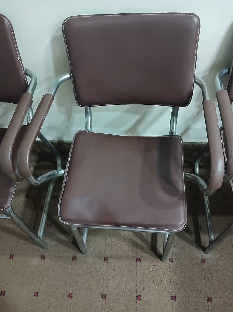 Chairs 0