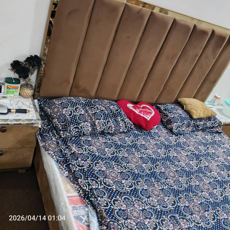 new condition bed+ side table 2