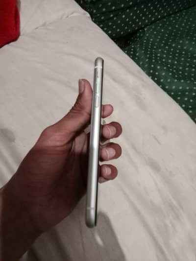 iphone XR h non pata sim time available h