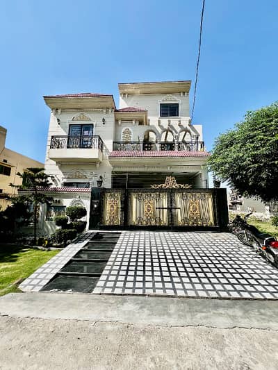 10 Marla Spanish Design 1 year used House for sale