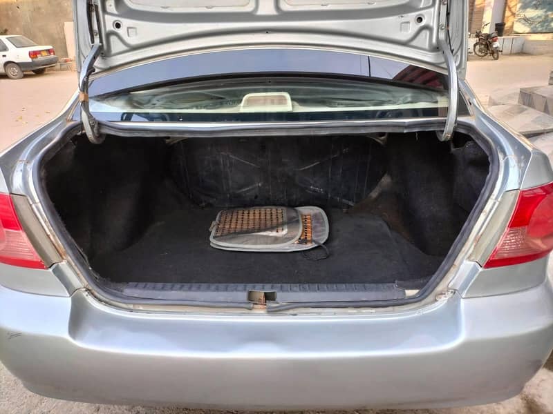 Saloon 2002 Auto 1