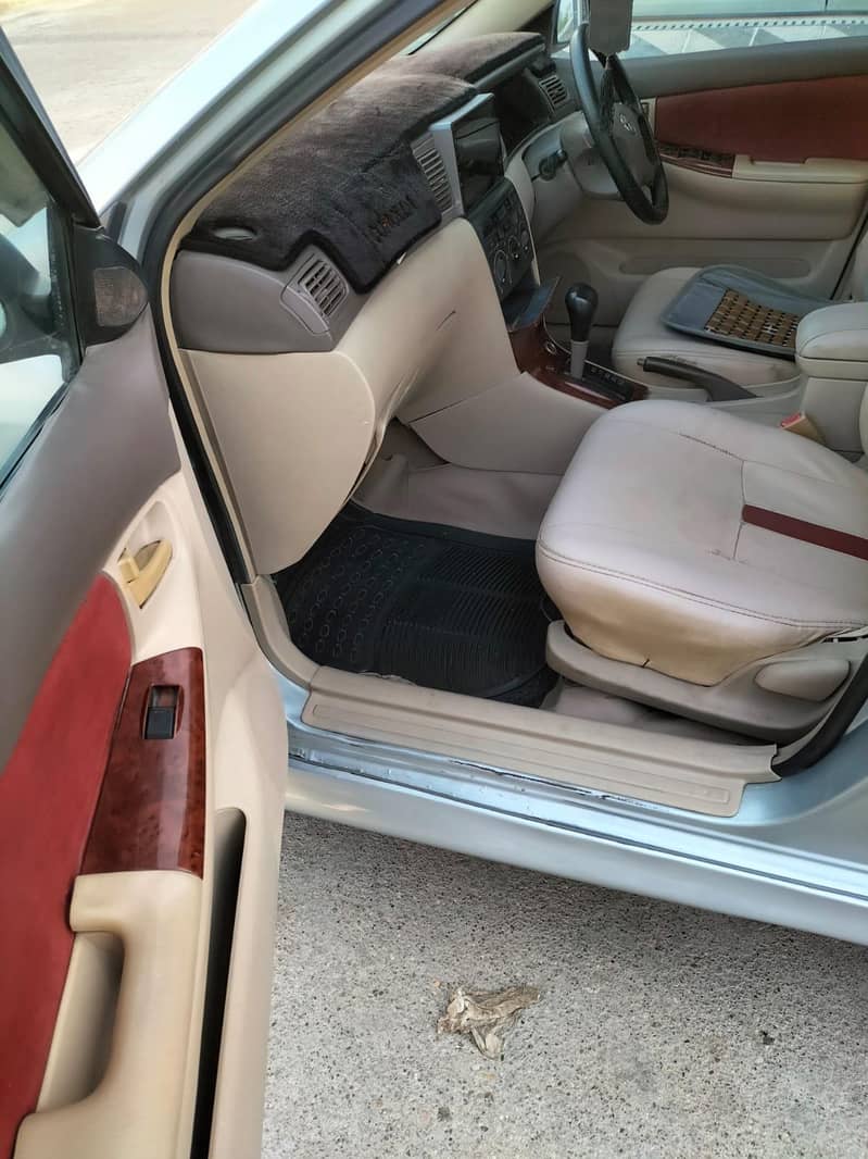 Saloon 2002 Auto 2