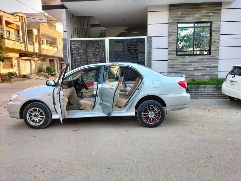 Saloon 2002 Auto 11