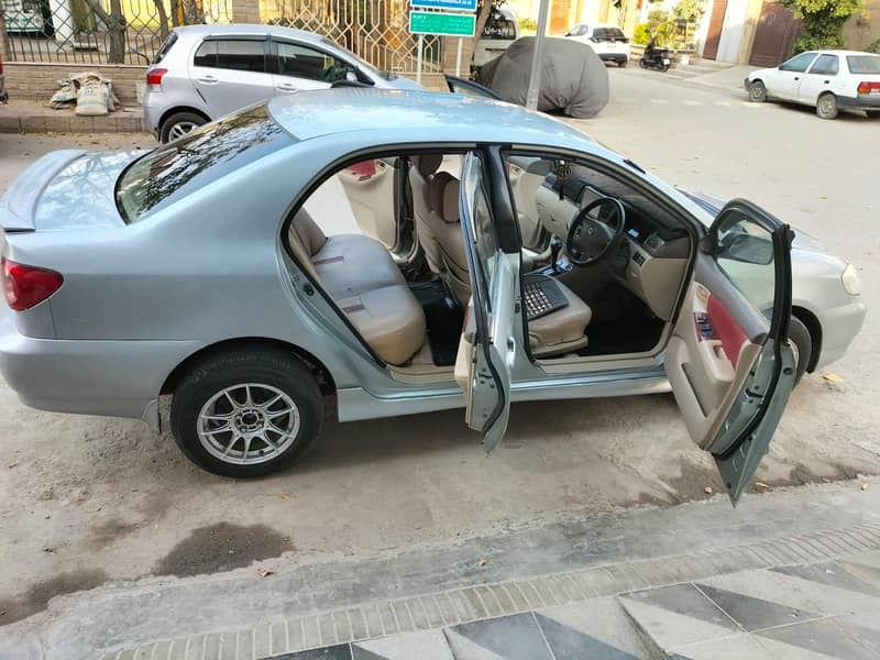 Saloon 2002 Auto 12