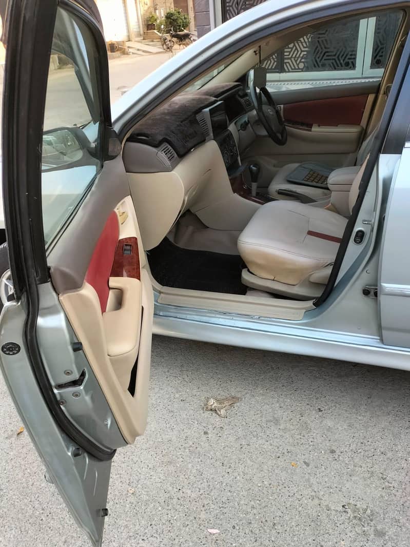 Saloon 2002 Auto 13
