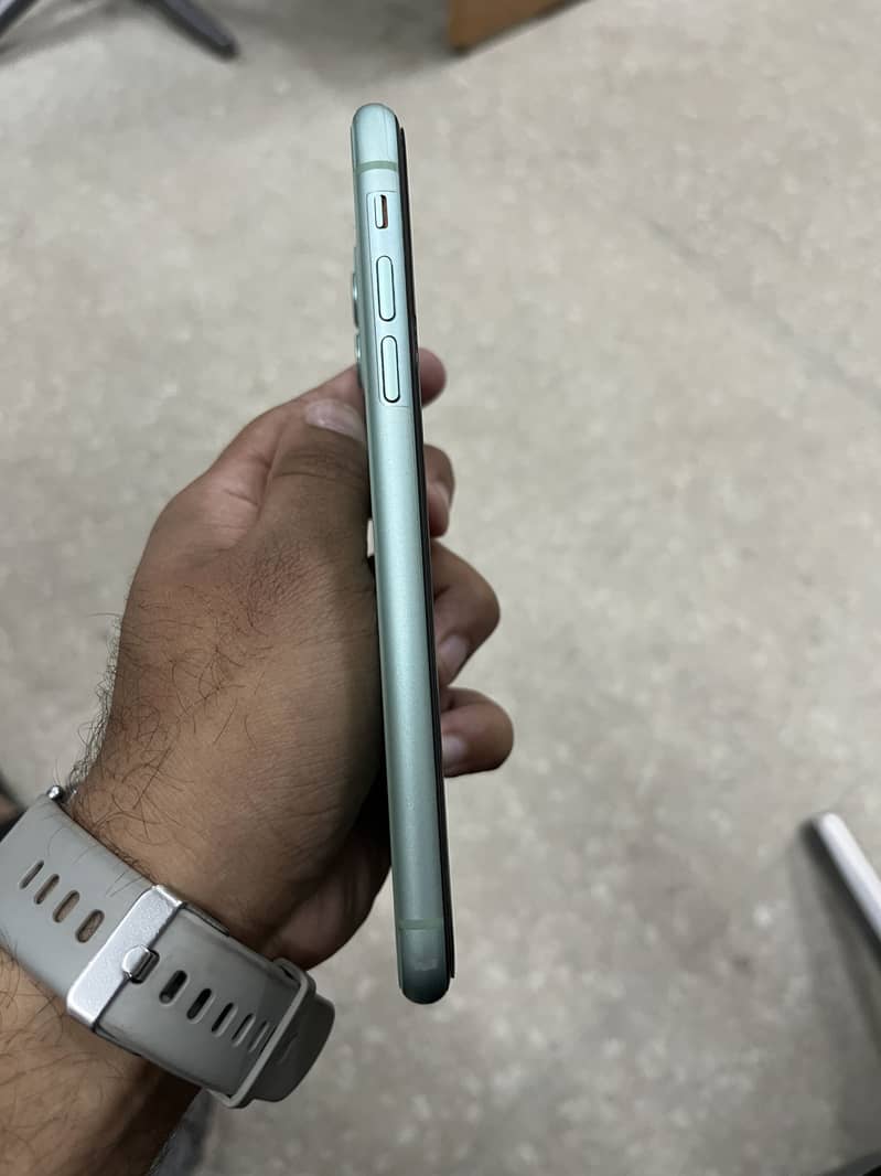 IPHONE 11 1