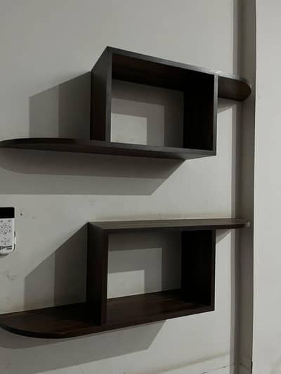 Set of 2 Wooden Wall Hanging Bookshelves – sleek design