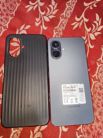 4 gb 64 gb one month used phone warenty ma hai complete box l charger