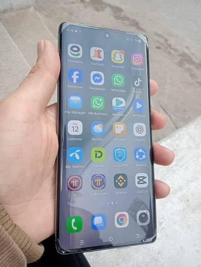 Tecno camon 40pro 5 month warranty available with box charger