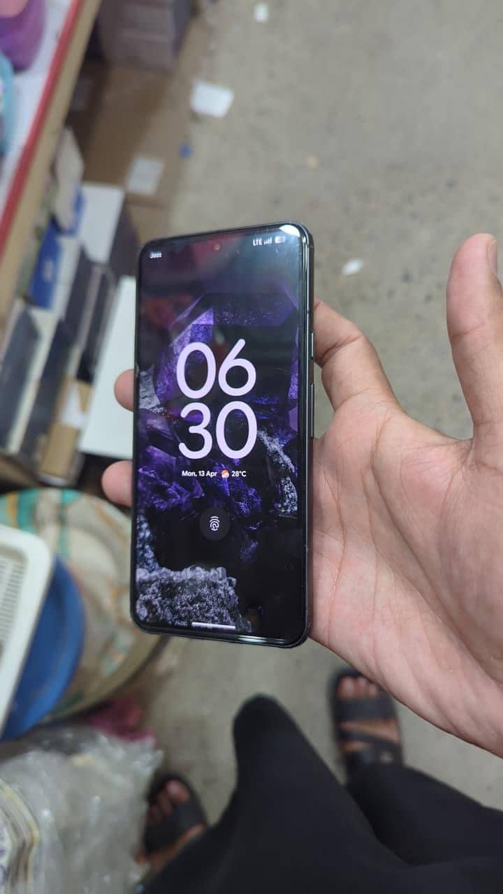 Google pixel 8 1